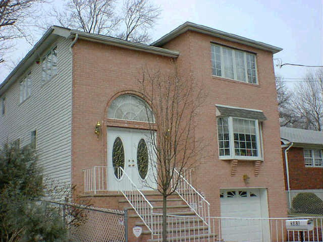 383 St Andrews Road Staten Island, NY 10306 - Photo 1 of 1 Primary Photo