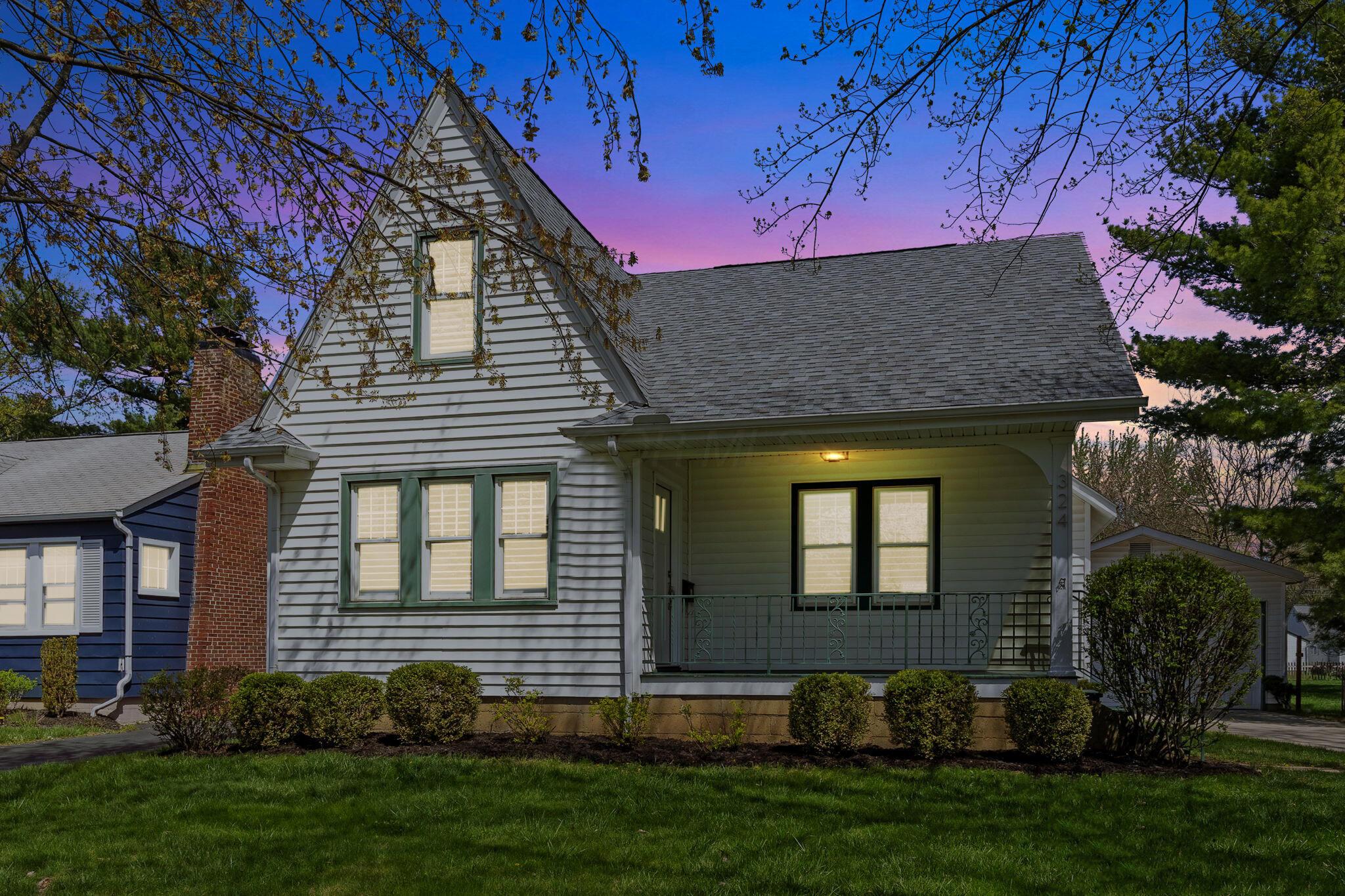 324 Garden Road Columbus, OH 43214 - Photo 32 of 32 Exterior Front Twilight