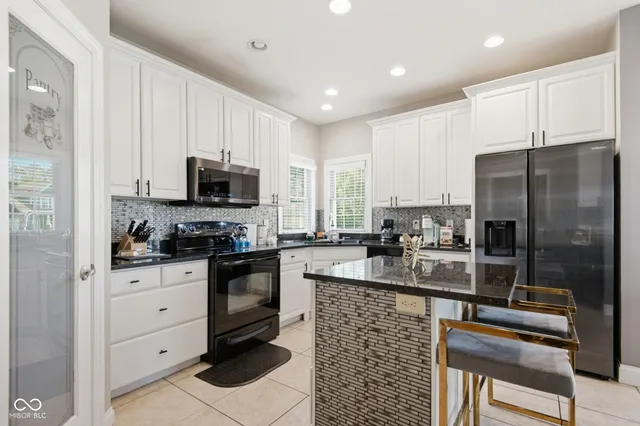 $535,000 | 2812 Sunflower Court, Columbus, IN 47201