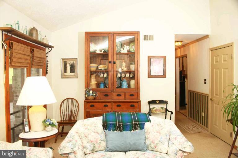 3419 Nottingham Road Westminster, MD 21157 - Photo 26 of 30 Family Room