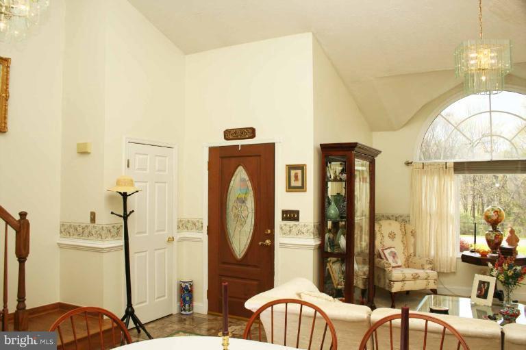 3419 Nottingham Road Westminster, MD 21157 - Photo 7 of 30 Living Room