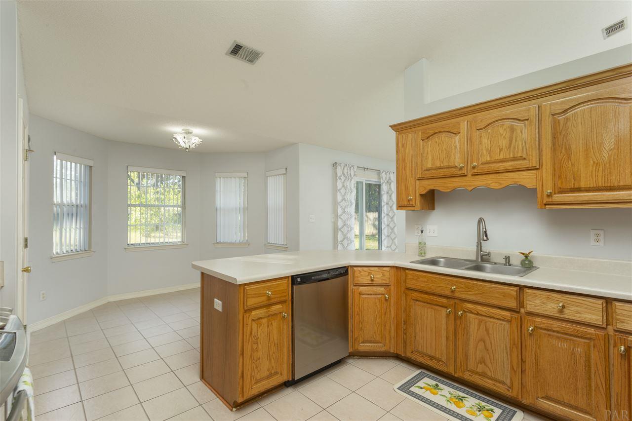 7327 Woodside Road Pensacola, FL 32526 - Photo 10 of 33 Gallery Image 10