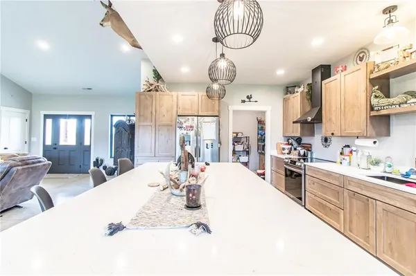 $750,000 | 1050 Northeast 175, Knob Noster, MO 65336