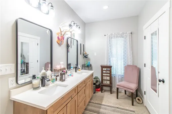$750,000 | 1050 Northeast 175, Knob Noster, MO 65336