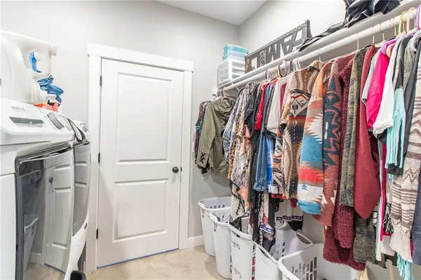 $750,000 | 1050 Northeast 175, Knob Noster, MO 65336