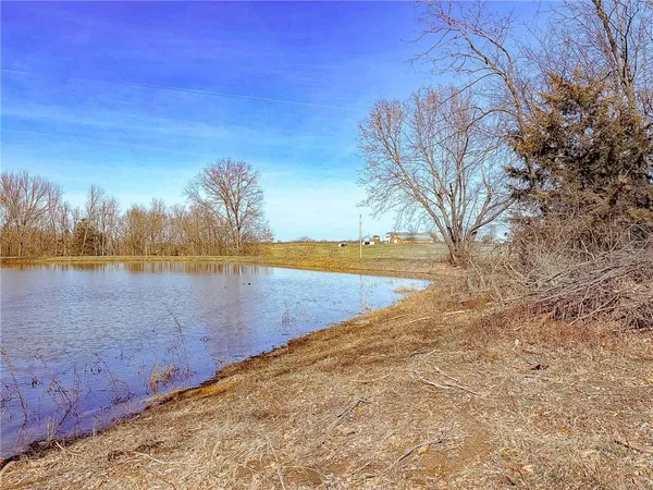 $750,000 | 1050 Northeast 175, Knob Noster, MO 65336