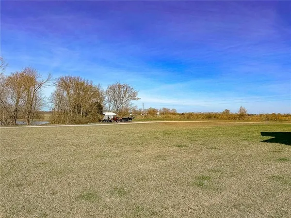 $750,000 | 1050 Northeast 175, Knob Noster, MO 65336