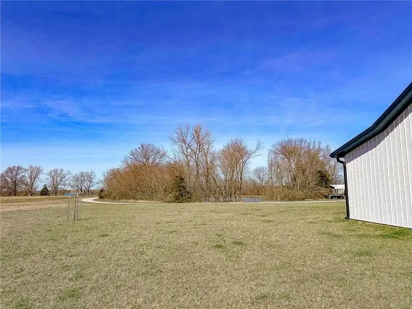 $750,000 | 1050 Northeast 175, Knob Noster, MO 65336