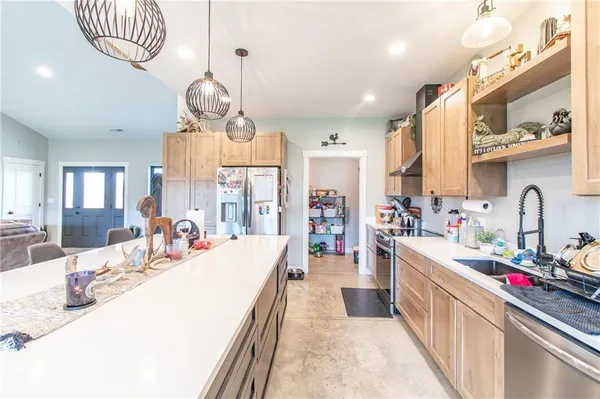 $750,000 | 1050 Northeast 175, Knob Noster, MO 65336
