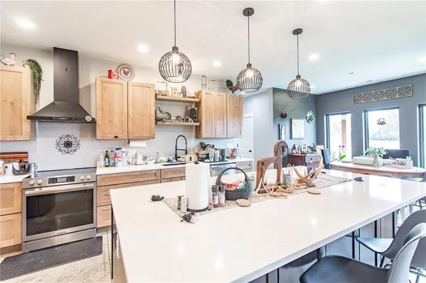 $750,000 | 1050 Northeast 175, Knob Noster, MO 65336