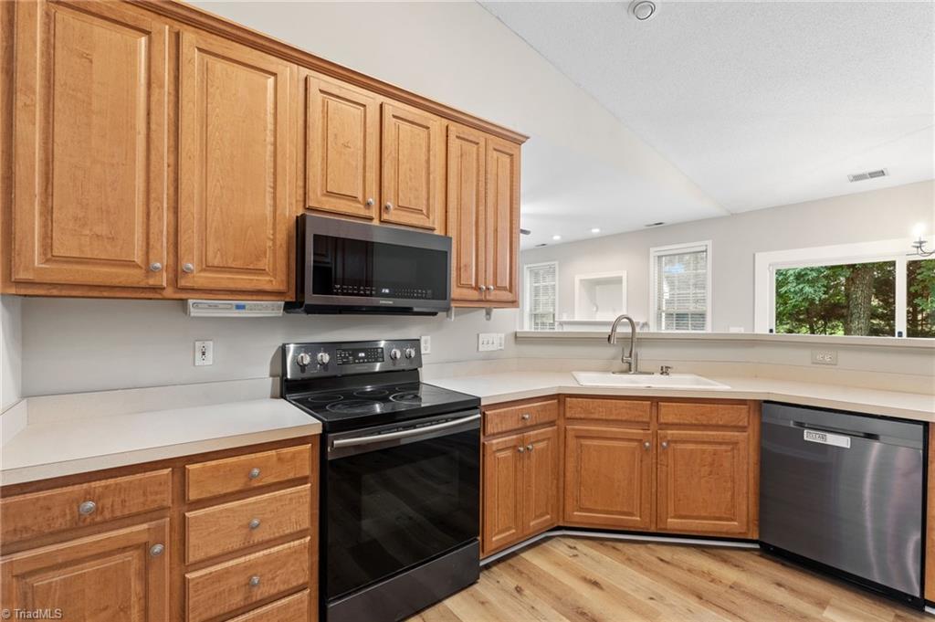3656 Shadow Ridge Drive High Point, NC 27265 - Photo 10 of 48 Gallery Image 10