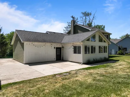 $545,000 | 125 Potawatomi Road, Williams Bay, WI 53191