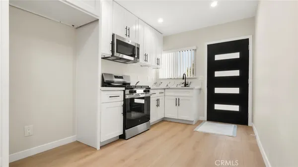 $2,000 | 19928 Hatton Street, Winnetka, CA 91306