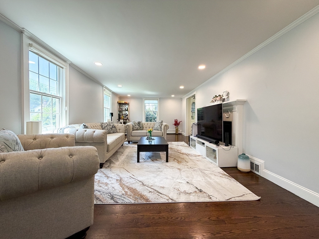 3 Sprague Road Wellesley, MA 02481 - Photo 10 of 33
