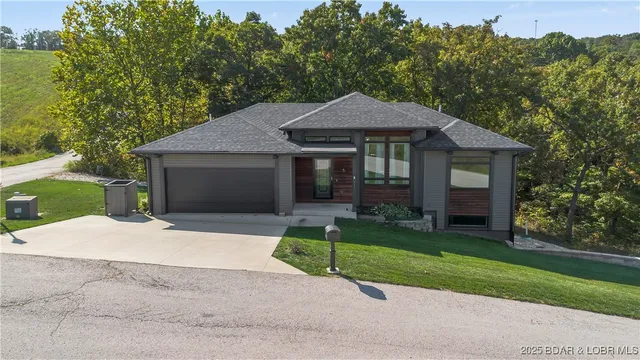 $420,000 | 5 Deer Hollow Drive, Lake Ozark, MO 65049