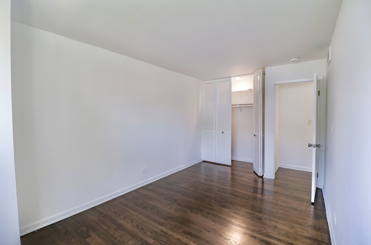 520 Glendale Road Glenview, IL 60025 - Photo 12 of 19