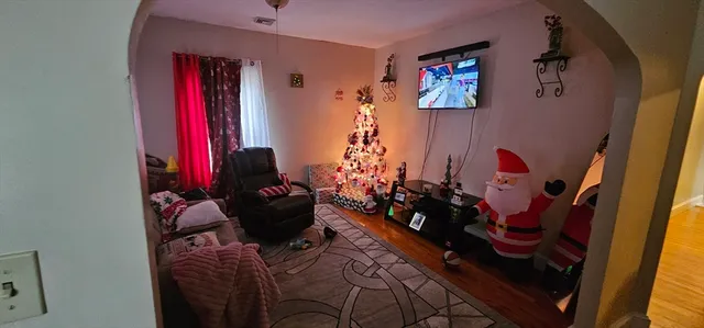 $285,000 | 274 Pine Street, Springfield, MA 01105