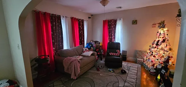 $285,000 | 274 Pine Street, Springfield, MA 01105