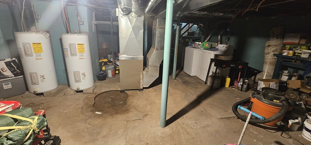 274 Pine Street Springfield, MA 01105 - Photo 27 of 31