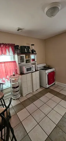 $285,000 | 274 Pine Street, Springfield, MA 01105