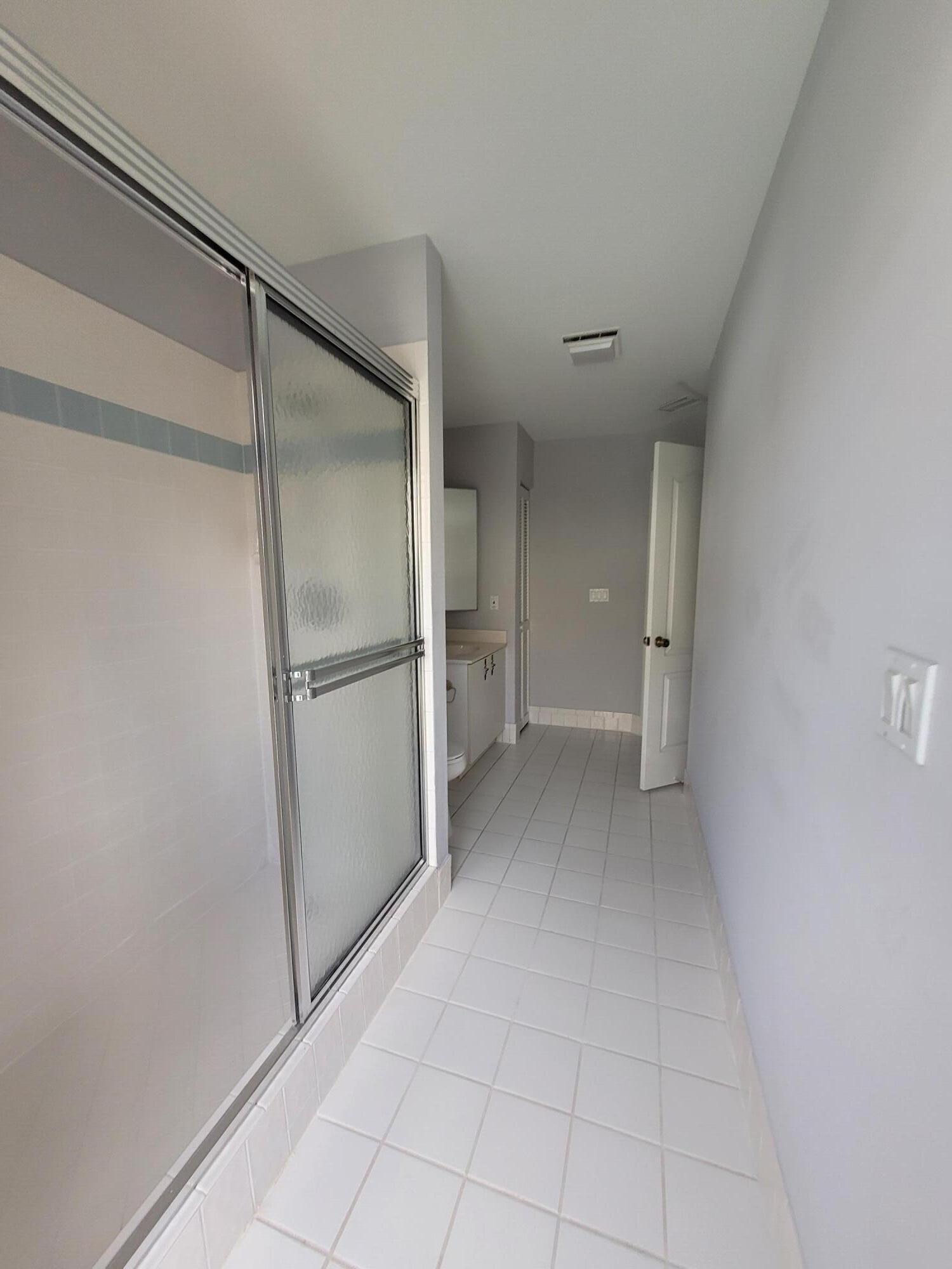 22260 Kettle Creek Way Boca Raton, FL 33428 - Photo 18 of 39 Second bathroom