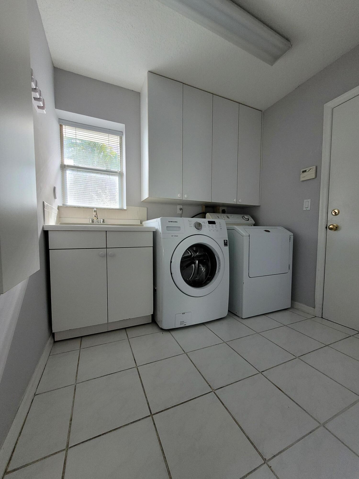 22260 Kettle Creek Way Boca Raton, FL 33428 - Photo 21 of 39 Laundry room