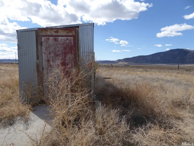 a view of a sky from a yard
