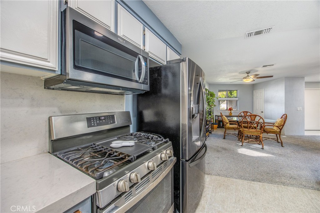 1036 Occidental Circle Redlands, CA 92374 - Photo 8 of 25 Kitchen