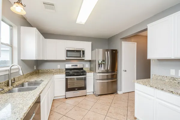 $1,950 | 22951 Twisting Pine Drive, Spring, TX 77373