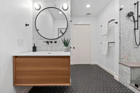 $799,000 | 9 Medford Street, Unit PH3, Somerville, MA 02143