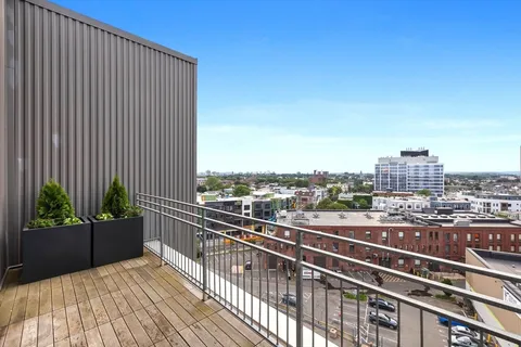 $799,000 | 9 Medford Street, Unit PH3, Somerville, MA 02143