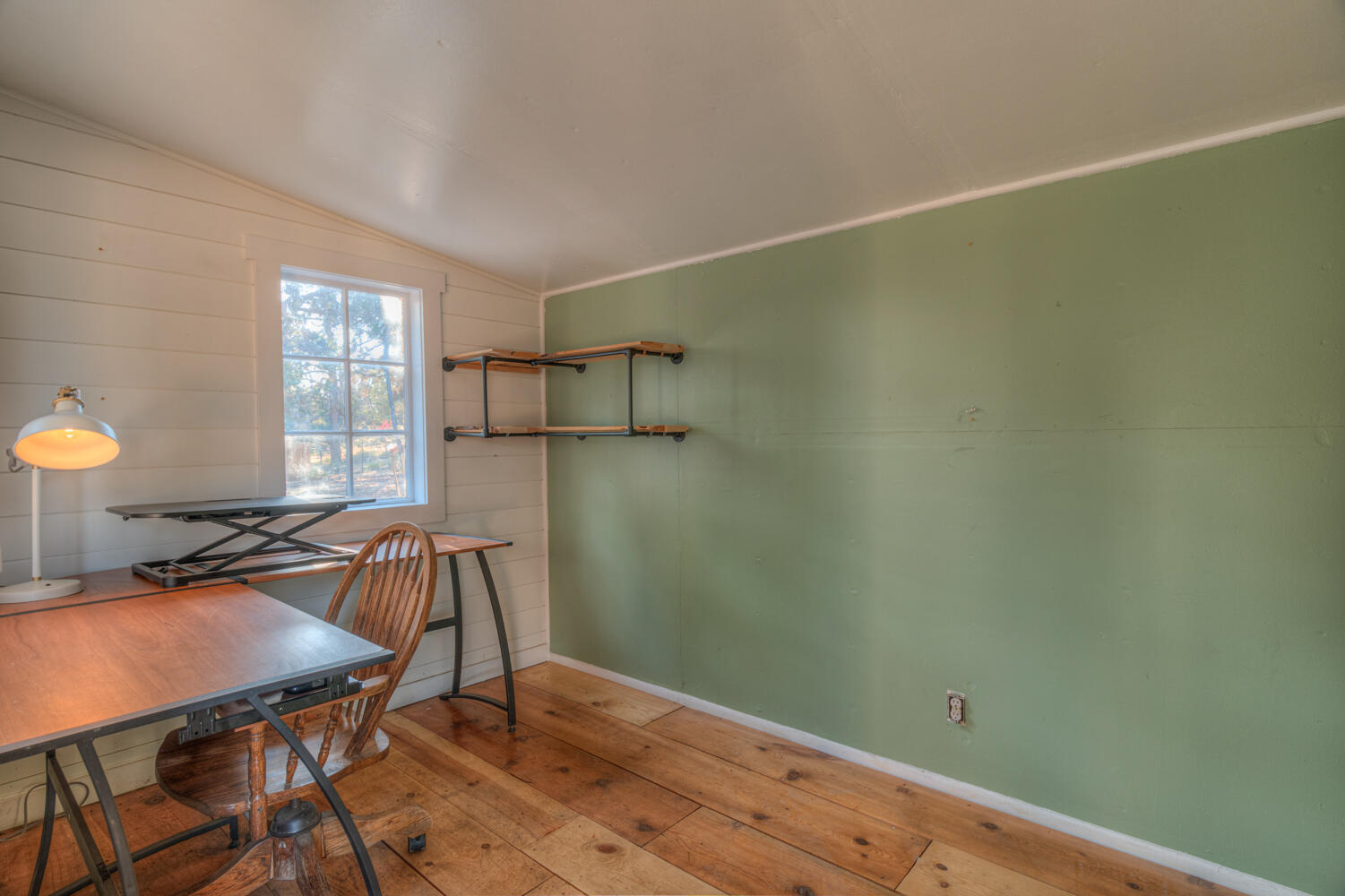 21122 Tumalo Road Bend, OR 97703 - Photo 36 of 41 detached office