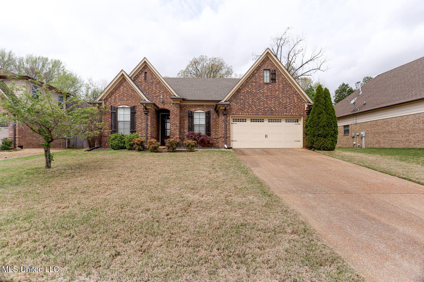 4229 Ridgemont Road Olive Branch, MS 38654 - Photo 1 of 19 01-IMG_9497_498_499_500_501