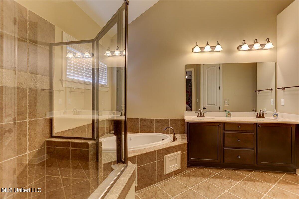 4229 Ridgemont Road Olive Branch, MS 38654 - Photo 11 of 19 29-IMG_9637_38_39_40_41