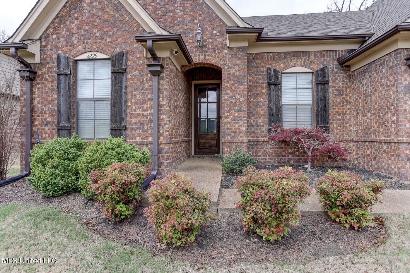 4229 Ridgemont Road Olive Branch, MS 38654 - Photo 2 of 19 04-IMG_9512_3_4_5_6