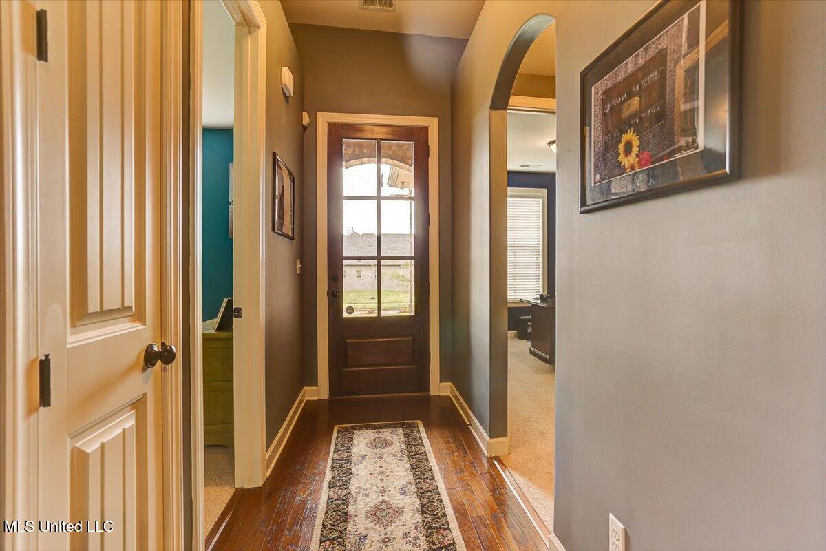 4229 Ridgemont Road Olive Branch, MS 38654 - Photo 3 of 19 13-IMG_9517_18_19_20_21