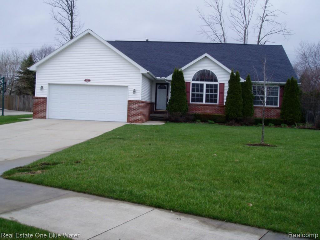 102 Rella Rae Avenue Marysville, MI 48040 - Photo 1 of 15 013.jpg