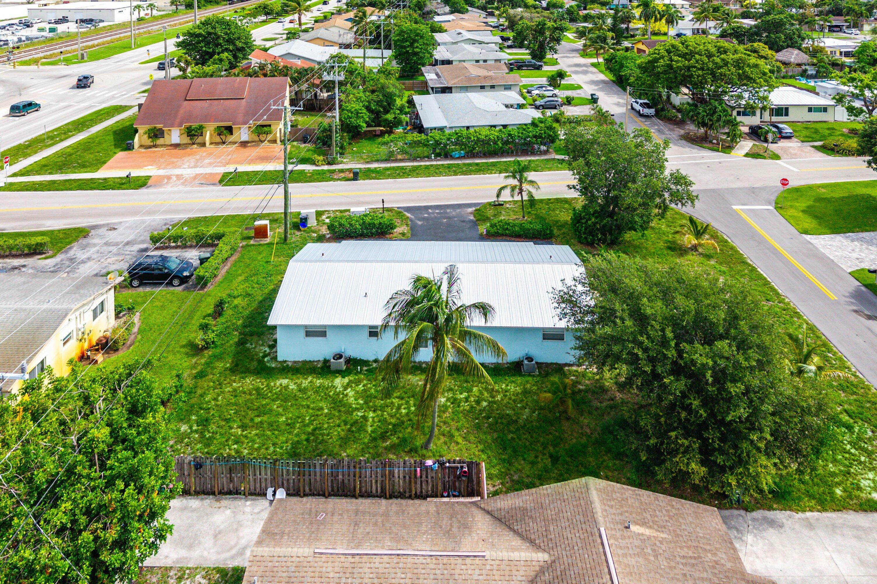198 Northeast 28th Street Boca Raton, FL 33431 - Photo 19 of 26 196 NE 28th Street (25)