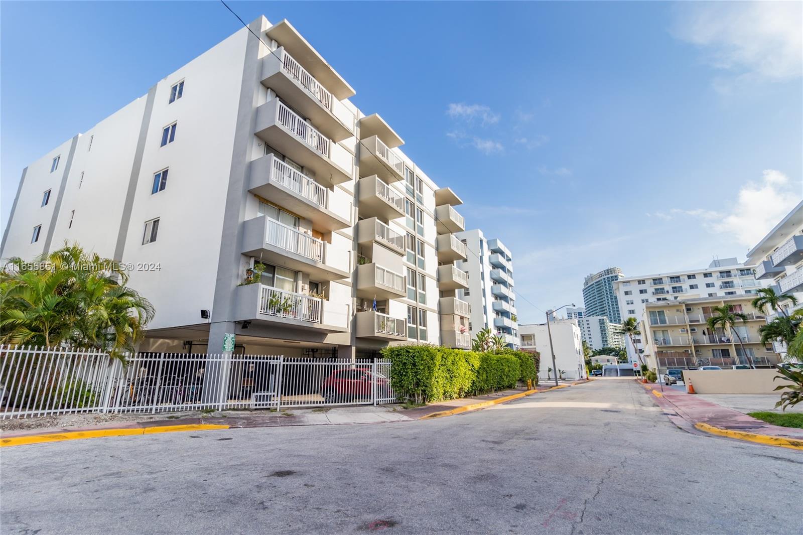 1670 Bay Road, Unit 2E Miami Beach, FL 33139 - Photo 8 of 27 Gallery Image 8