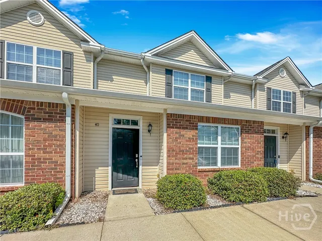 $1,900 | 400 Tibet Avenue, Savannah, GA 31406