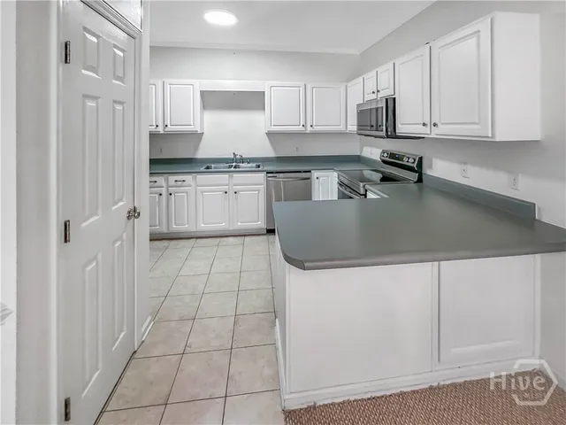 $1,900 | 400 Tibet Avenue, Savannah, GA 31406