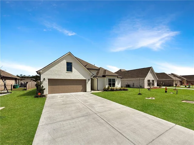 $400,000 | 39556 Fairhope Drive, Ponchatoula, LA 70454