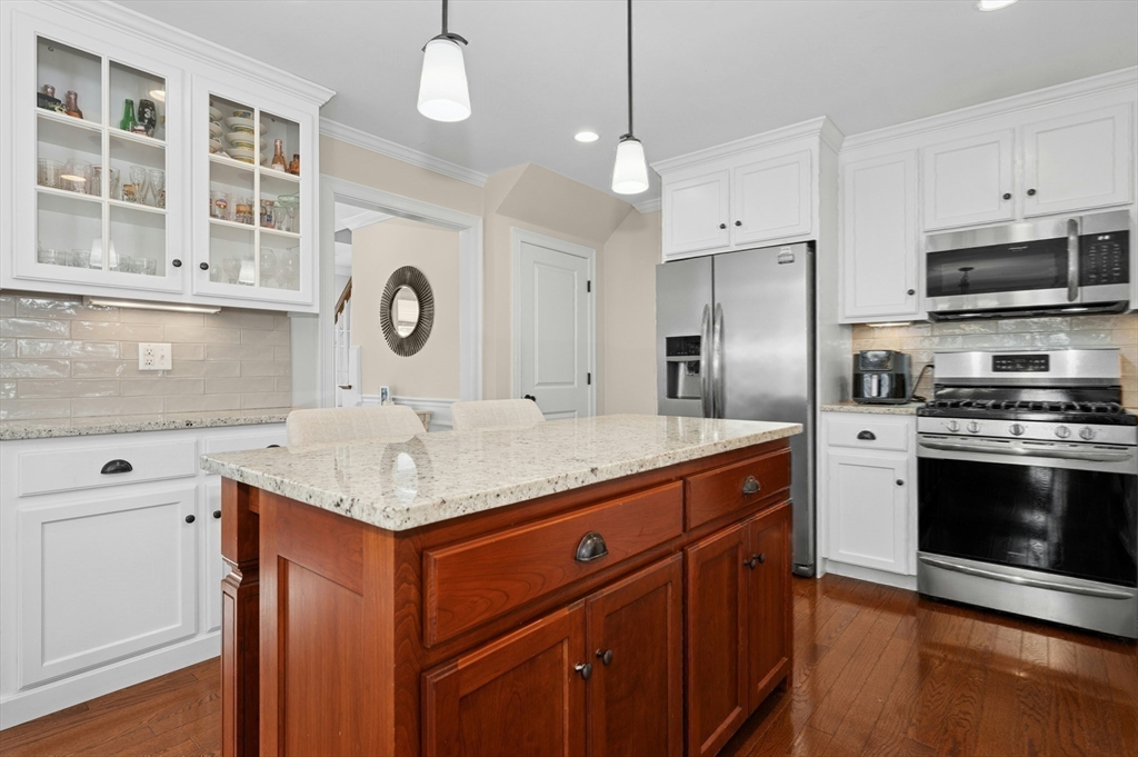 82 Pleasant Street, Unit 82 Medfield, MA 02052 - Photo 13 of 42
