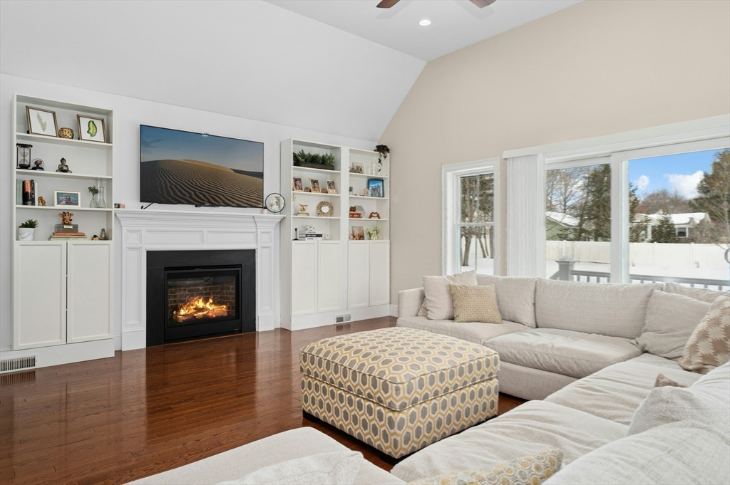 82 Pleasant Street, Unit 82 Medfield, MA 02052 - Photo 19 of 42