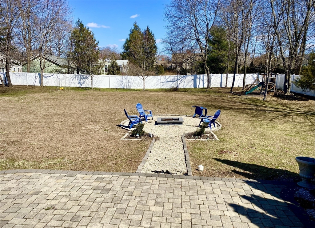82 Pleasant Street, Unit 82 Medfield, MA 02052 - Photo 4 of 42