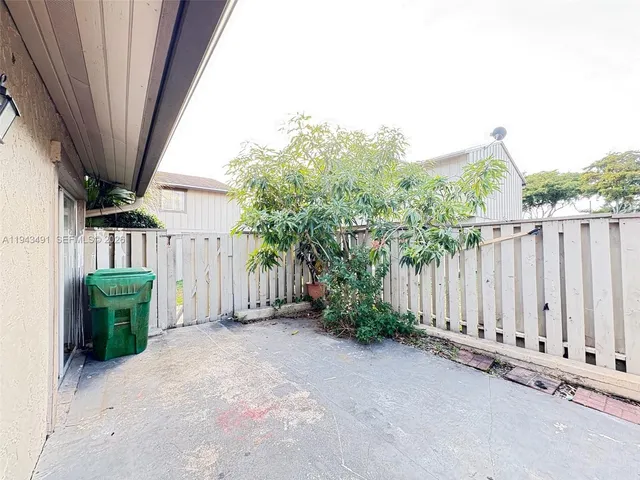 $2,000 | 2221 Northwest 59th Avenue, Unit 71C, Lauderhill, FL 33313