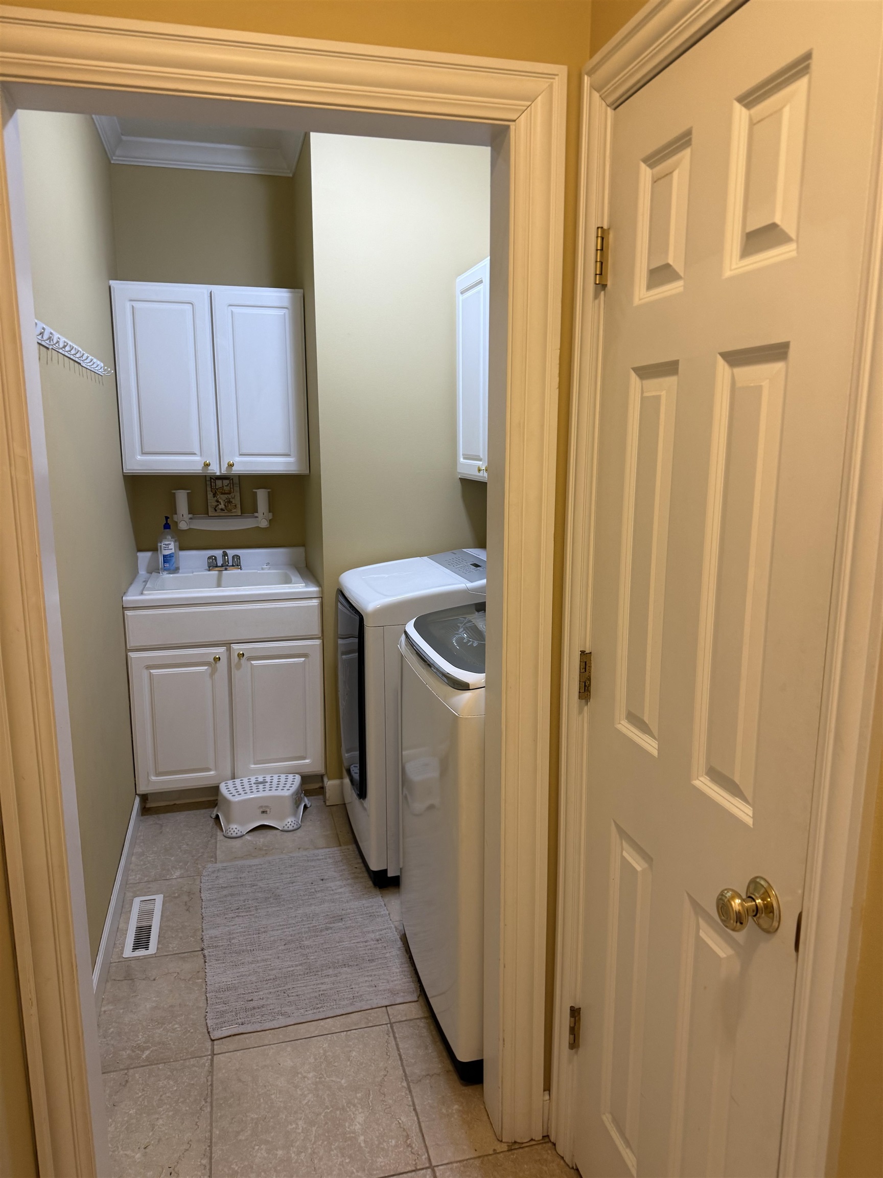 649 Roxbury Road Rockford, IL 61107 - Photo 24 of 30 Gallery Image 24