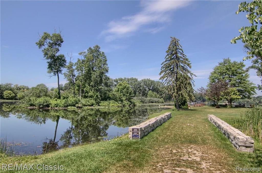 6044 Worlington Road Bloomfield Hills, MI 48301 - Photo 33 of 34