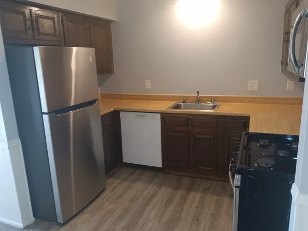 $1,350 | 2620 West Custer Avenue, Unit 2, Glendale, WI 53209