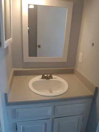 $1,350 | 2620 West Custer Avenue, Unit 2, Glendale, WI 53209